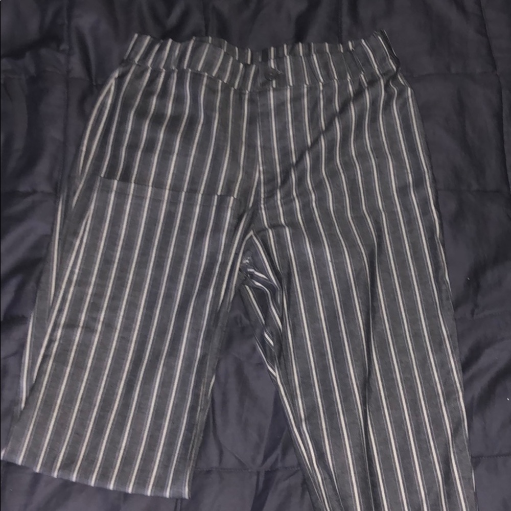Pin Stripe Cropped Pants